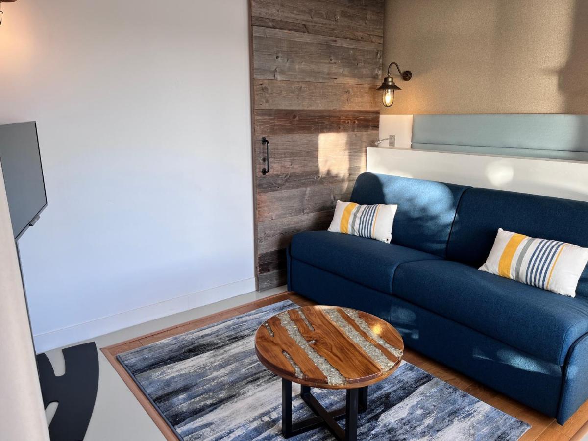 Les 3 Lieux Hotel Les Ponts-de-Cé Екстериор снимка