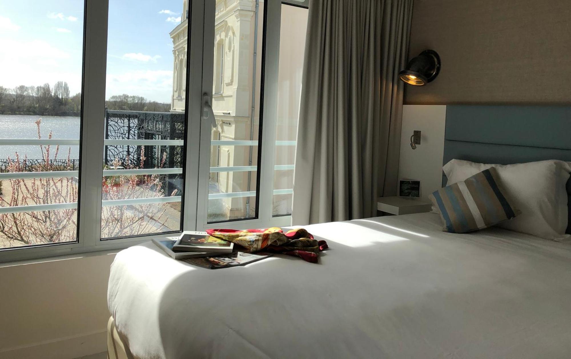 Les 3 Lieux Hotel Les Ponts-de-Cé Екстериор снимка