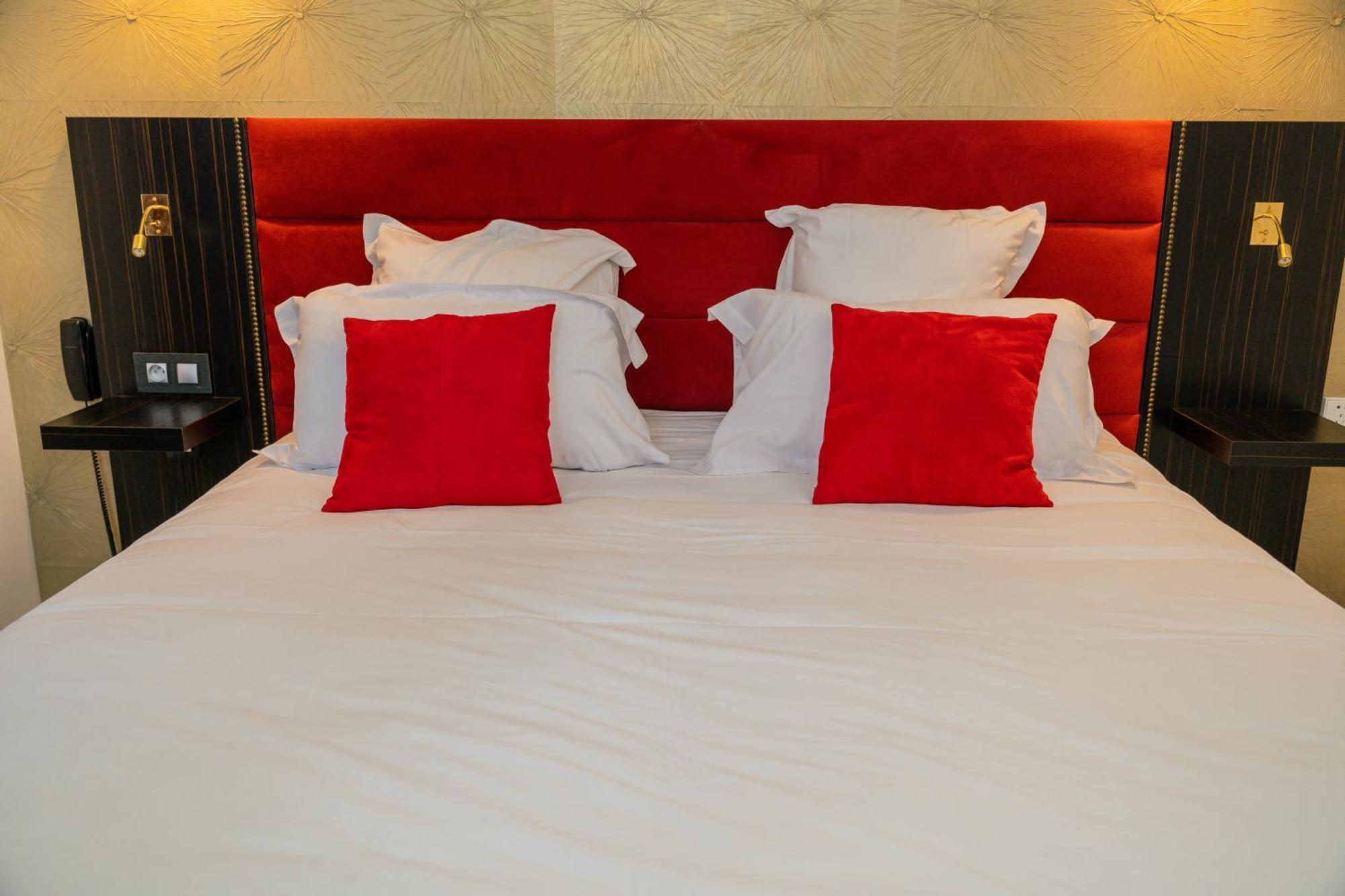 Les 3 Lieux Hotel Les Ponts-de-Cé Екстериор снимка