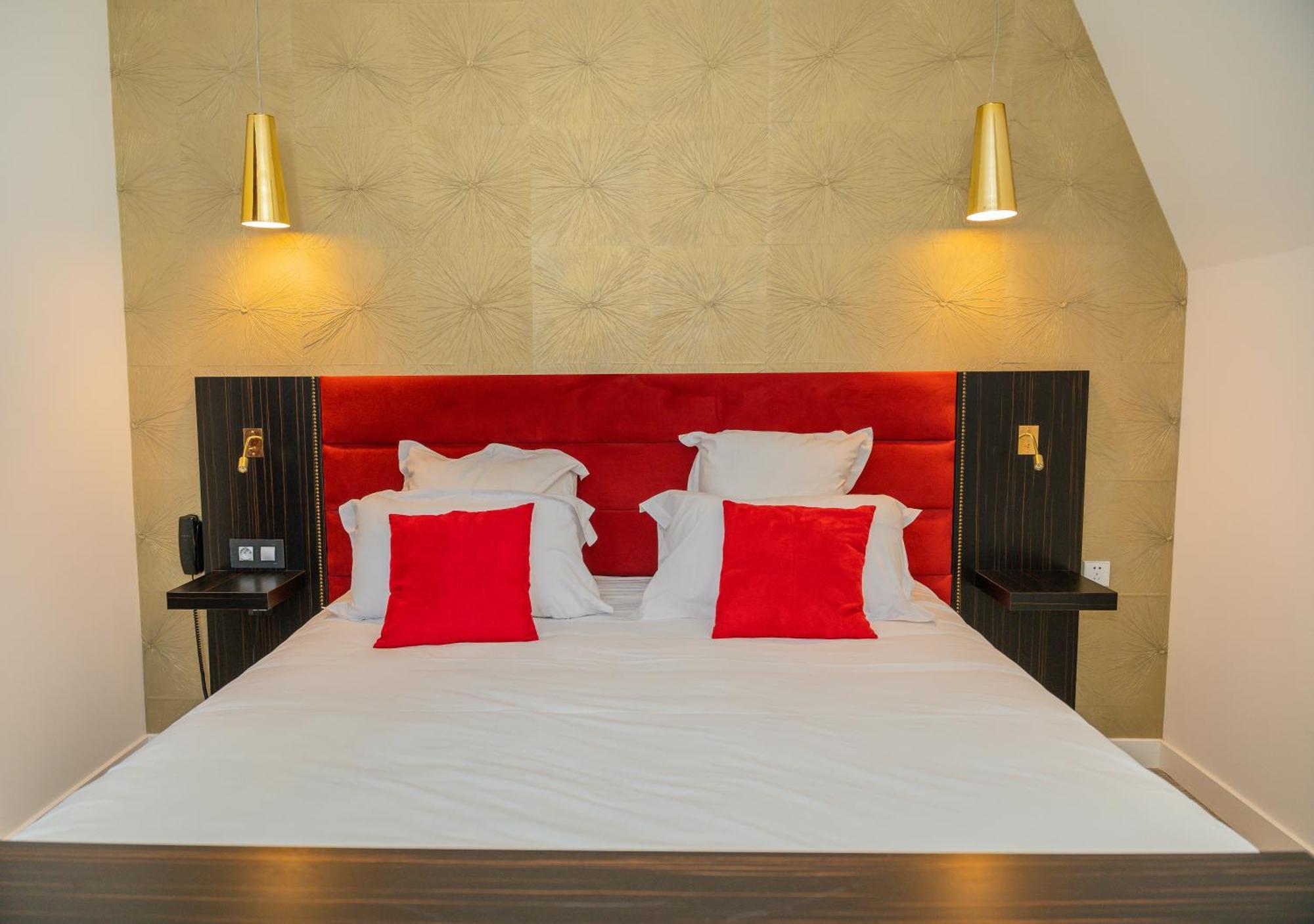 Les 3 Lieux Hotel Les Ponts-de-Cé Екстериор снимка