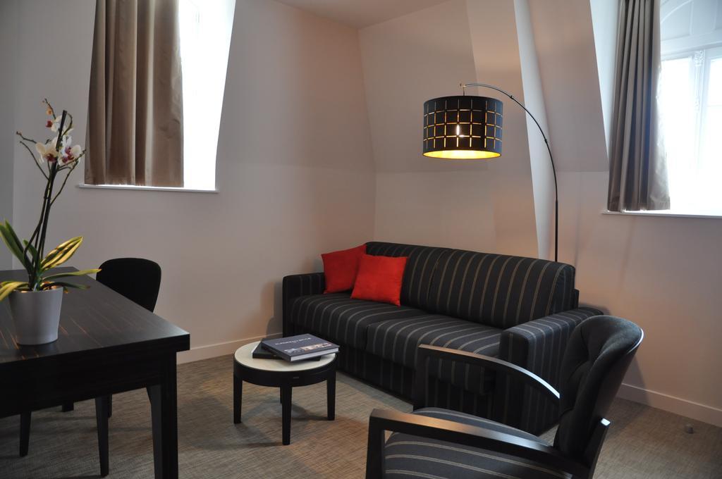 Les 3 Lieux Hotel Les Ponts-de-Cé Екстериор снимка