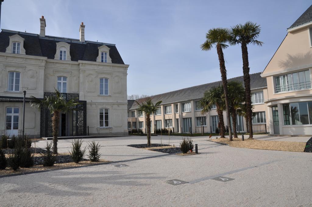 Les 3 Lieux Hotel Les Ponts-de-Cé Екстериор снимка