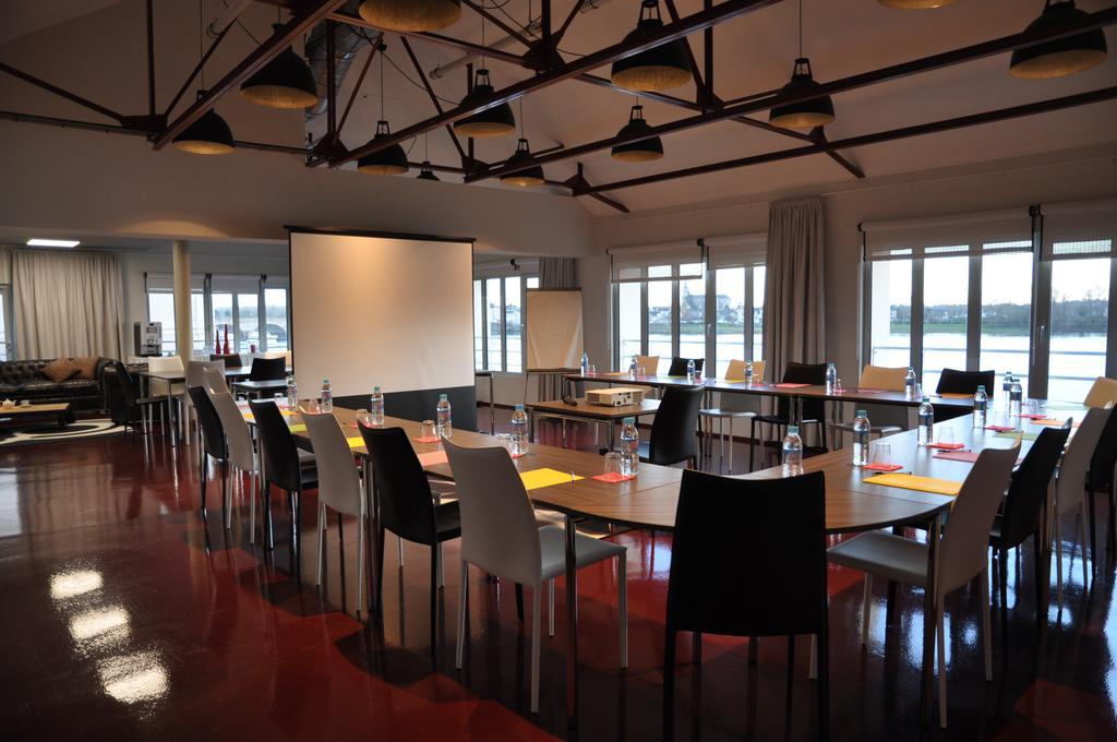 Les 3 Lieux Hotel Les Ponts-de-Cé Екстериор снимка