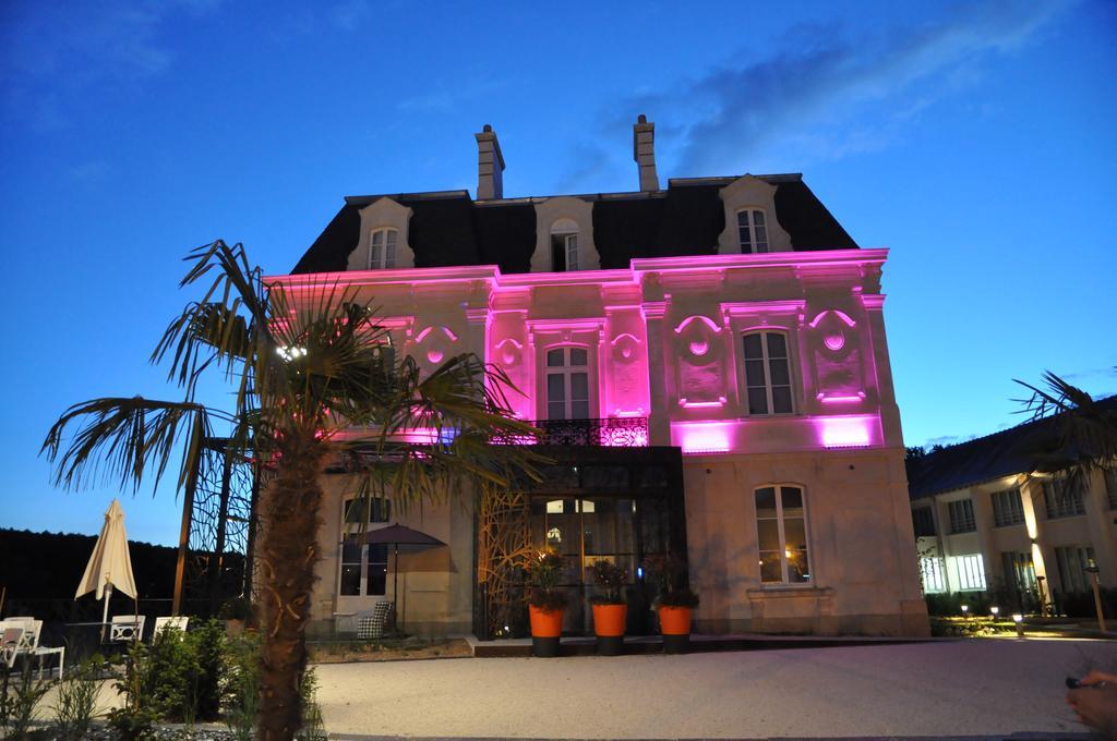 Les 3 Lieux Hotel Les Ponts-de-Cé Екстериор снимка