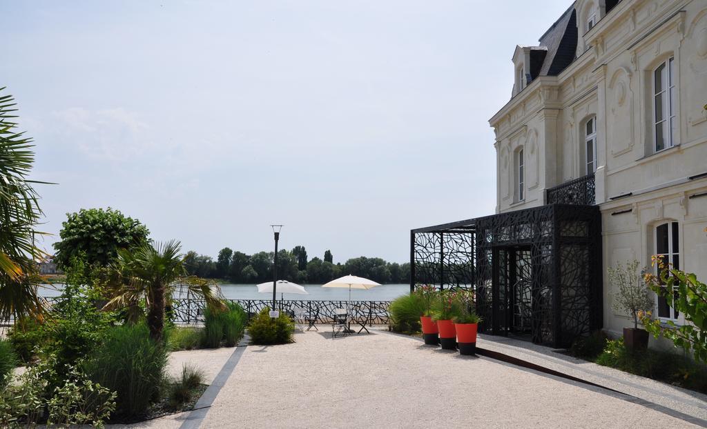 Les 3 Lieux Hotel Les Ponts-de-Cé Екстериор снимка