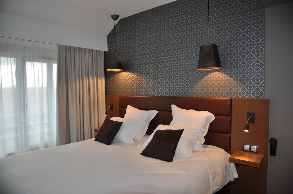 Les 3 Lieux Hotel Les Ponts-de-Cé Екстериор снимка