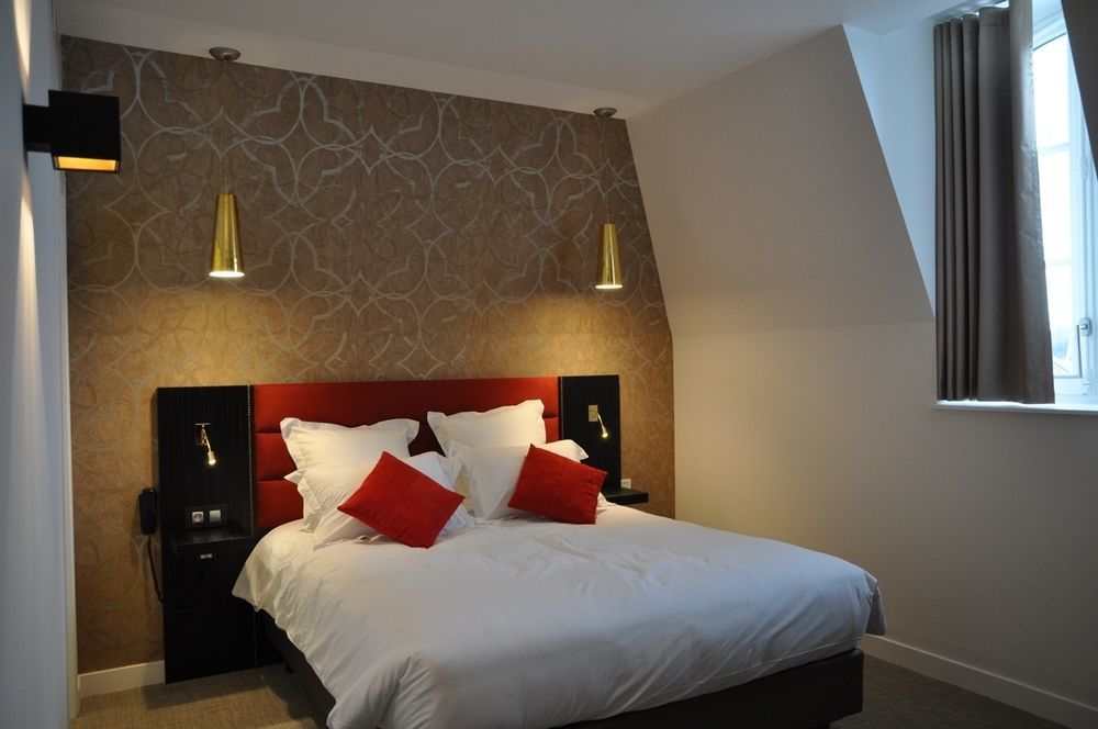 Les 3 Lieux Hotel Les Ponts-de-Cé Екстериор снимка
