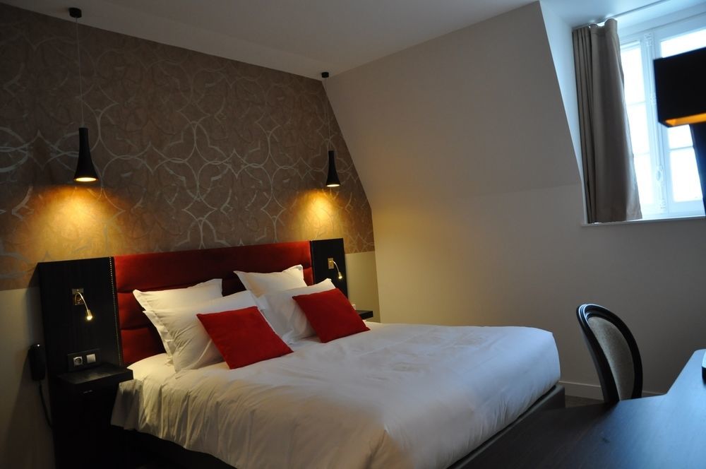 Les 3 Lieux Hotel Les Ponts-de-Cé Екстериор снимка