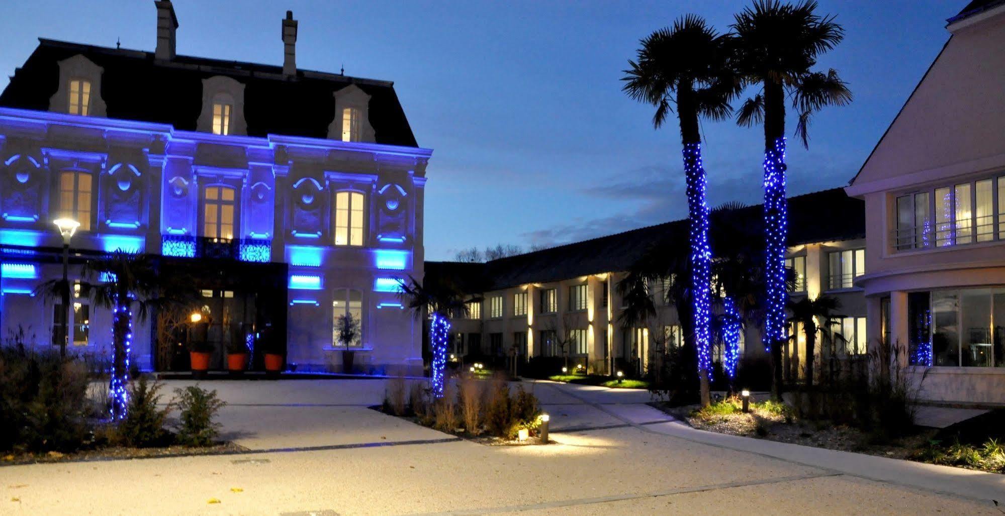 Les 3 Lieux Hotel Les Ponts-de-Cé Екстериор снимка