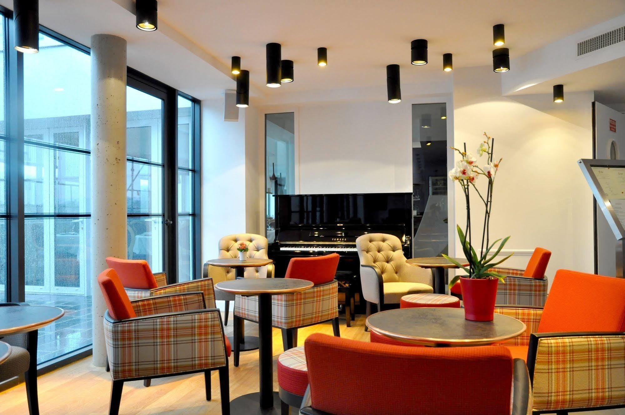 Les 3 Lieux Hotel Les Ponts-de-Cé Екстериор снимка