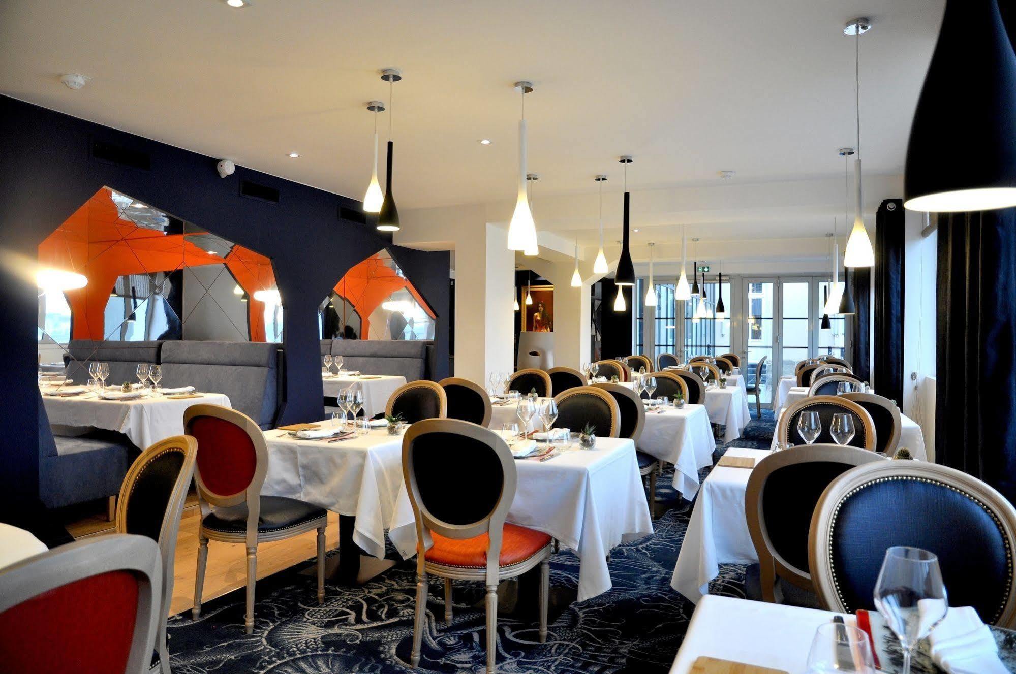 Les 3 Lieux Hotel Les Ponts-de-Cé Екстериор снимка