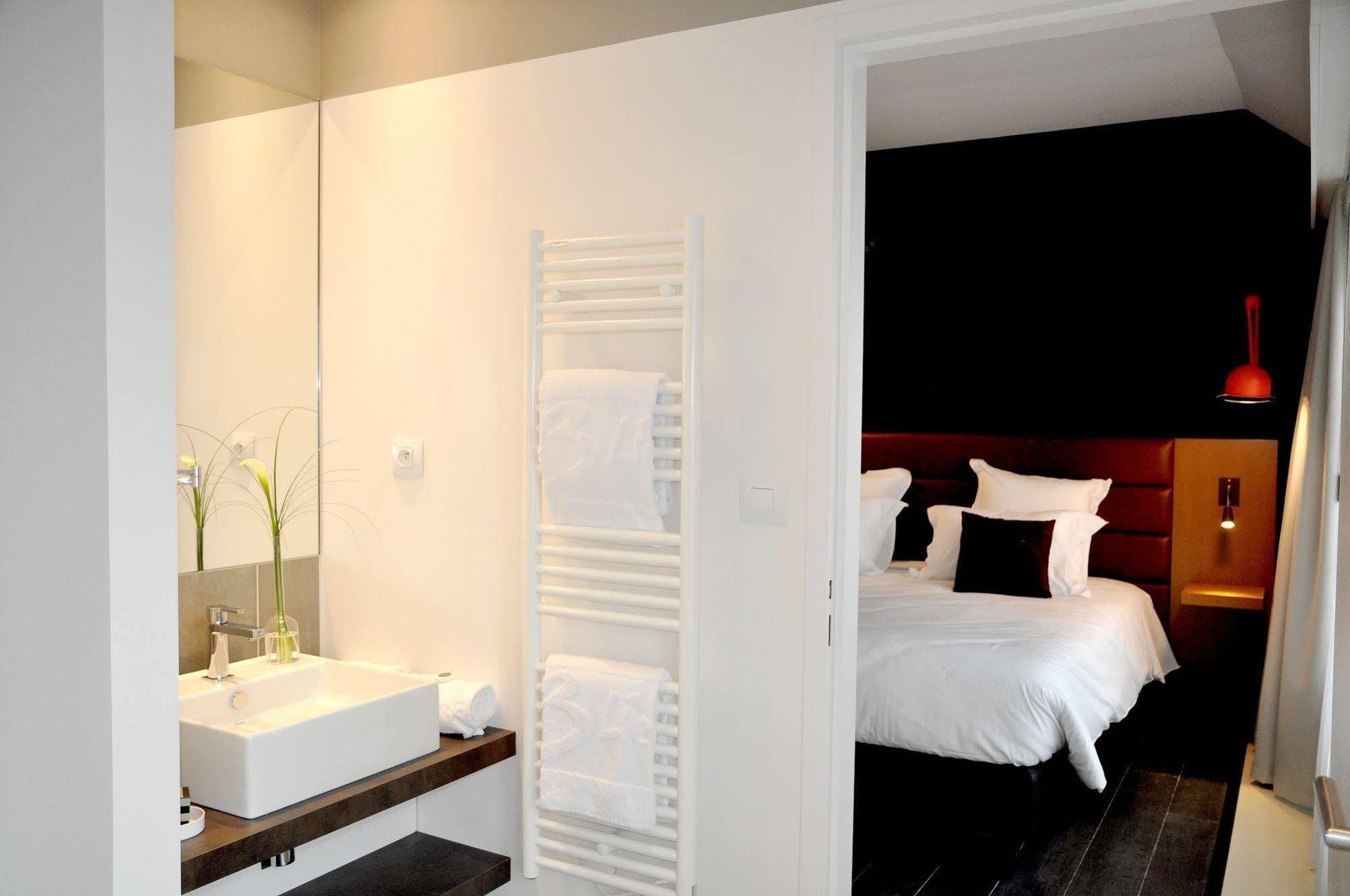 Les 3 Lieux Hotel Les Ponts-de-Cé Екстериор снимка